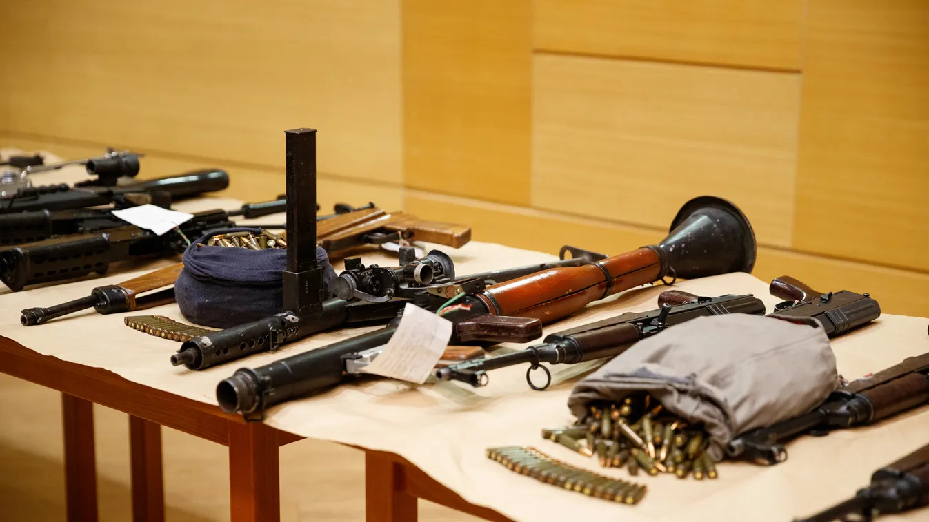 Nemzeti Arcvonal fegyverek hungaristák 
