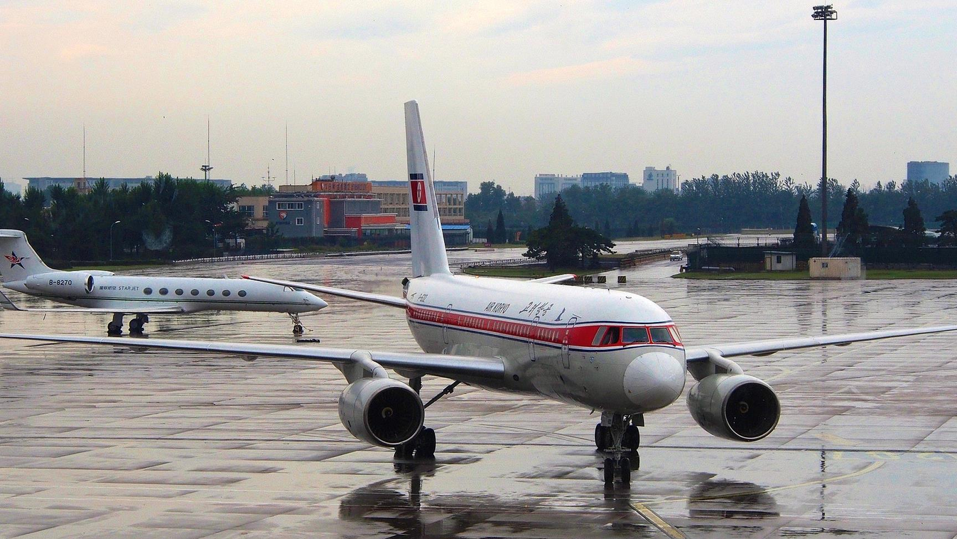 Air Koryo Tu 204 