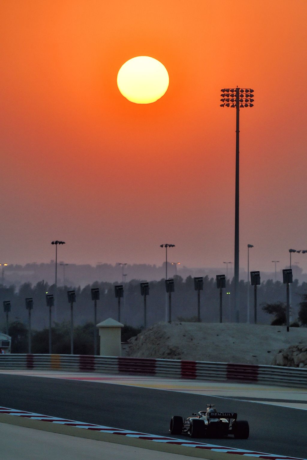 Forma-1, Fernando Alonso, Renault, Bahrein, teszt 