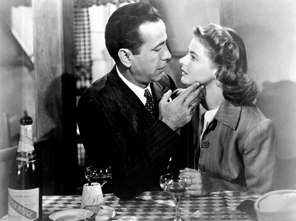 Casablanca Cinema couple tenderness mumm cordon rouge Horizontal MAN WOMAN CHAMPAGNE 
