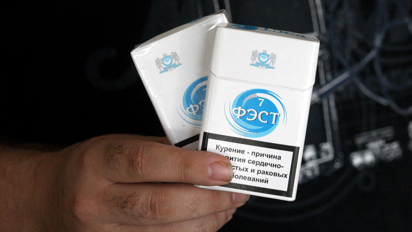 Fest nevű csempészett az Ukrán gyártmányú dohányárút illegálisan alacsony áron árúsítják országszerte.
Fotó: Dudás Szabolcs
2015.07.21. 