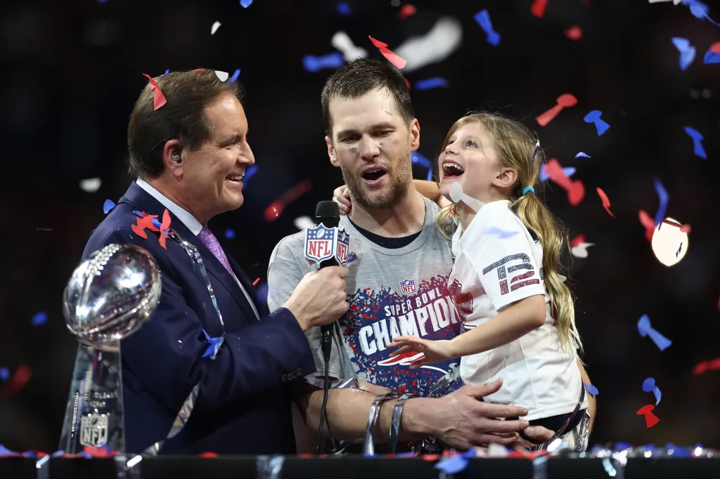 Super Bowl LIII - New England Patriots v Los Angeles Rams GettyImageRank2 SPORT HORIZONTAL American Football - Sport Carrying DAUGHTER USA Georgia - US State Atlanta - Georgia Females Photography New England Patriots Tom Brady - American Football Quarterb