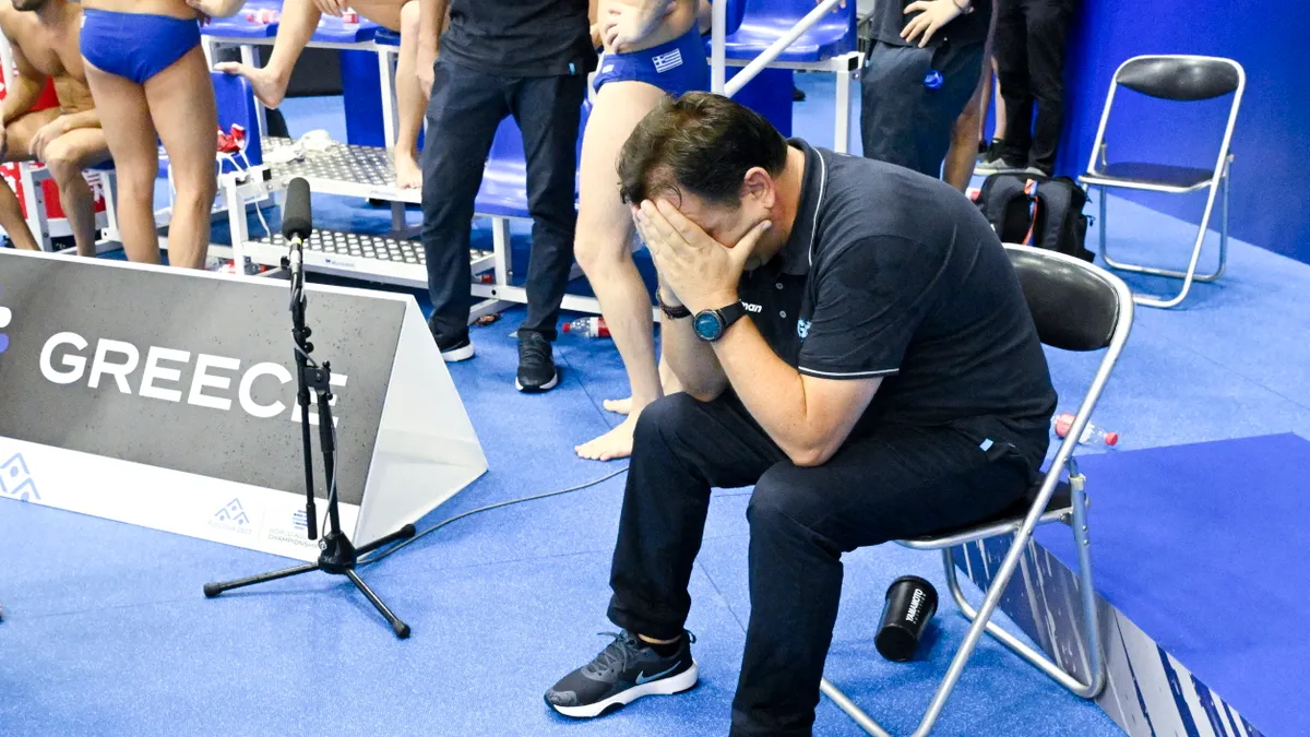Ο αρχηγός δάκρυσε, εξαιτίας του η ελληνική ομάδα υδατοσφαίρισης έχασε τον τελικό του Παγκοσμίου Κυπέλλου από τους Ούγγρους.