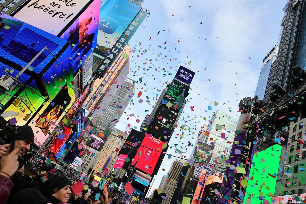 konfetti, teszt, próba, new york, times square, 2023, újév, ünneplés, ünnep 
