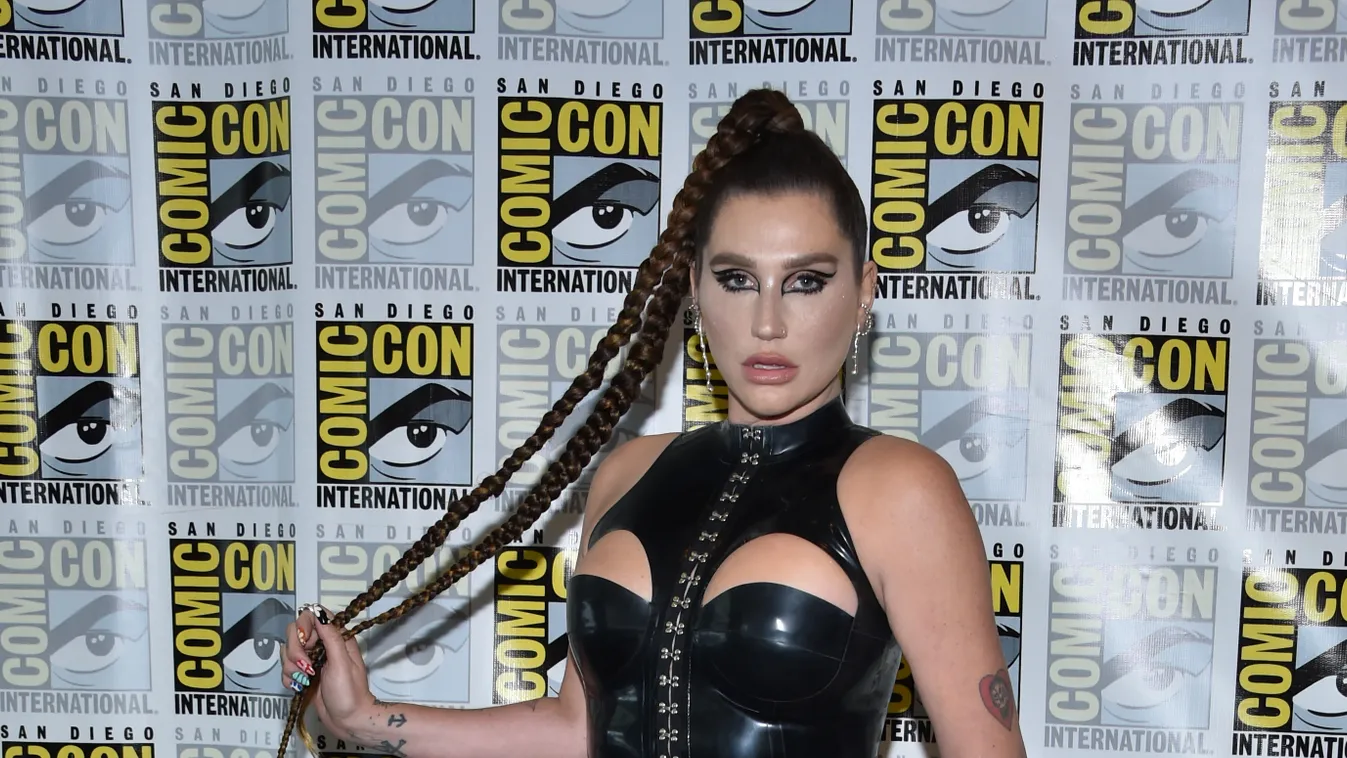 Comic-Con, the world's largest comics fan convention Vertical Kesha 