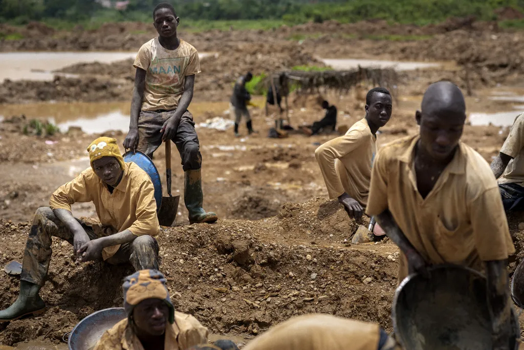 Illegális bánya, illegális bányászat Afrika, illusztráció 