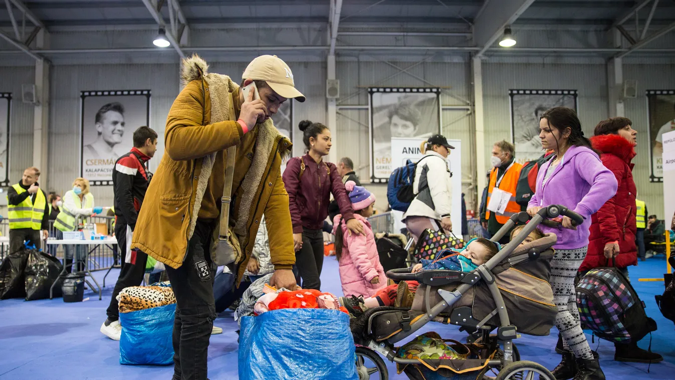 BOK, csarnok, menekültek, menekült, ukrán, ukránok, Magyarország, Budapest, tranzitpont, humanitárius, menedék 