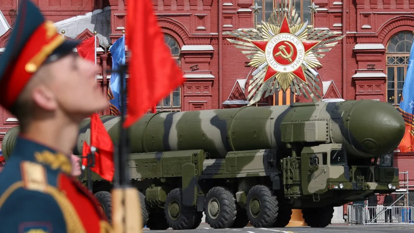 RUSSIA-VICTORY-DAY-MISSILE Horizontal COMMEMORATION SECOND WORLD WAR MILITARY PARADE VICTORY MISSILE RED SQUARE KREMLIN COAT OF ARMS THE HAMMER AND SICKLE SOLDIER 