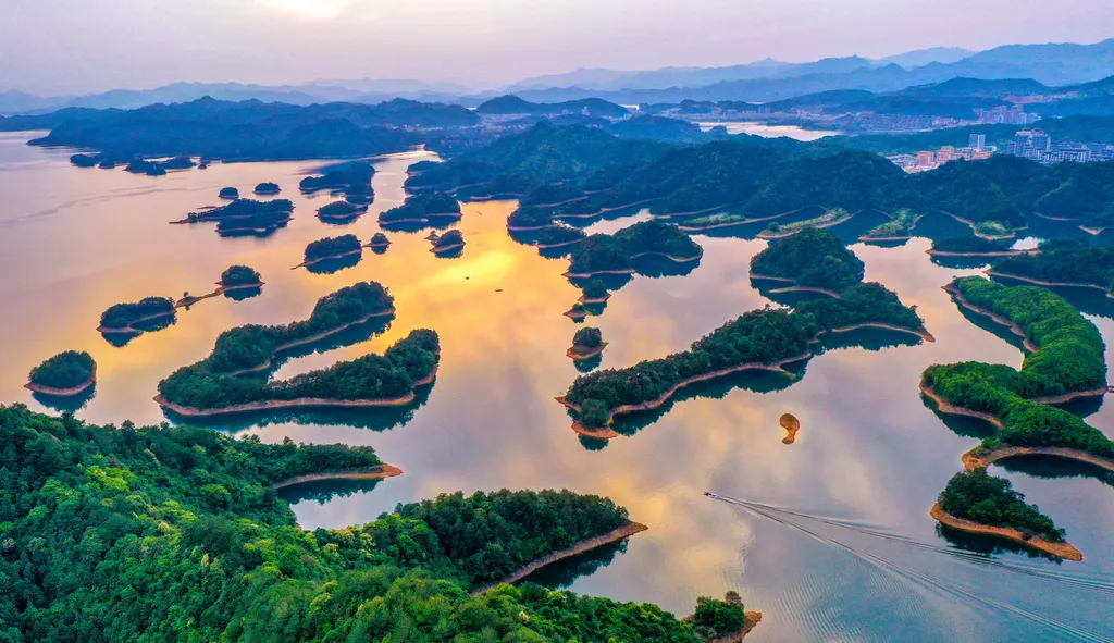 Hangzhou, Kína, Ezersziget-tó, Qiandao-tó, 