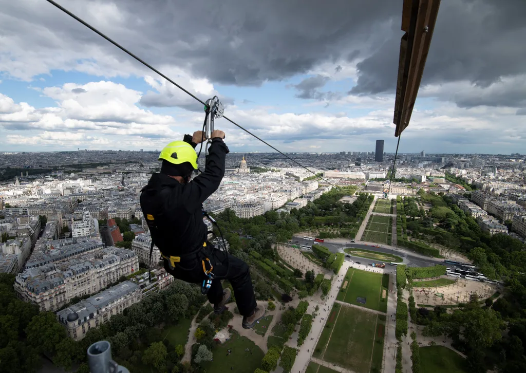 Eiffel-torony drótkötélpálya 