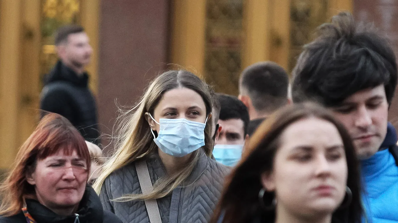 koronavírus, vírus, járvány, maszk, arcmaszk, védőmaszk, Ukrajna, 2020.10.26. 