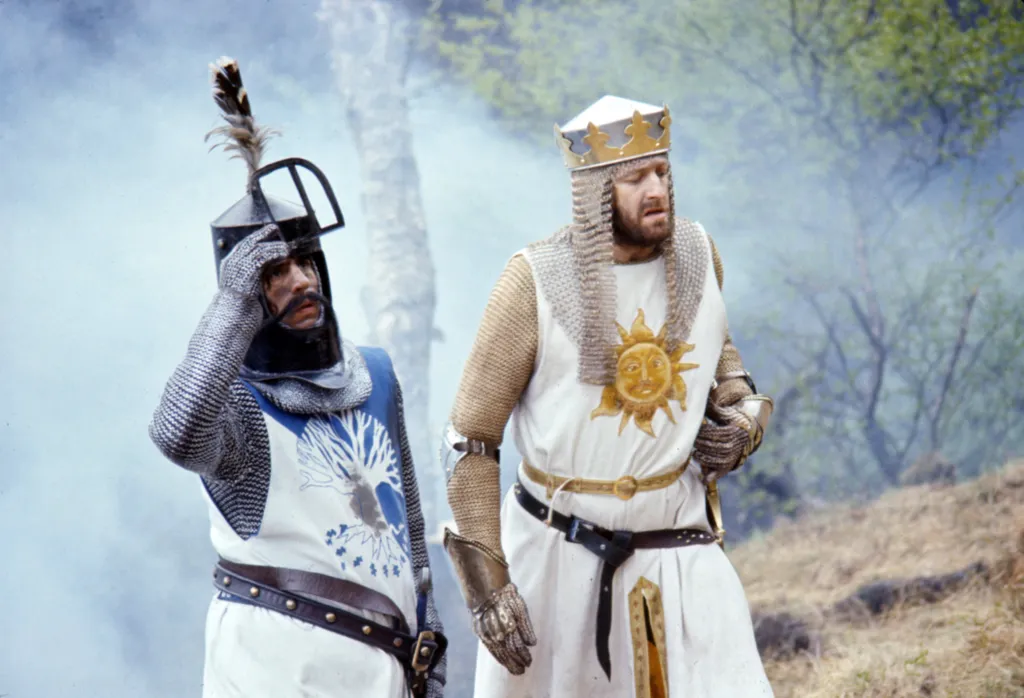 Monty Python and the Holy Grail Cinema comedy king arthur knight chainmail great helm quest Horizontal CROWN 