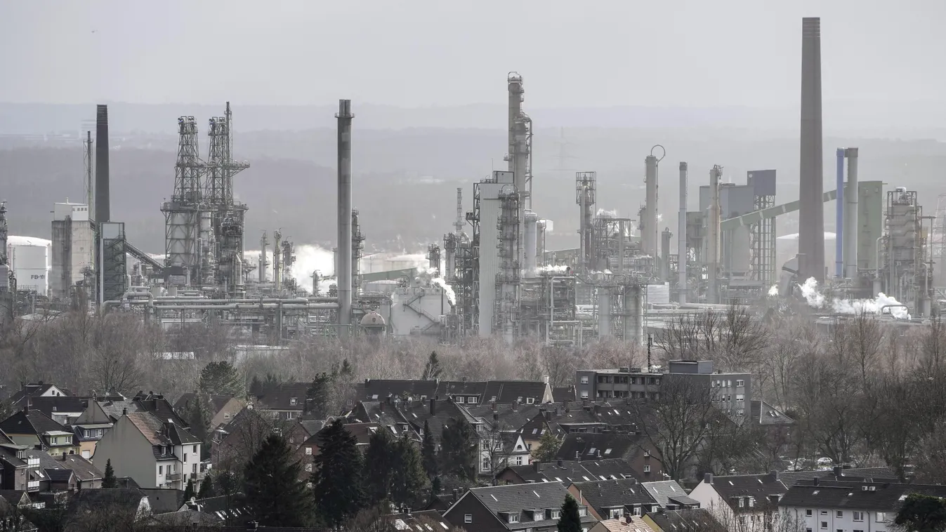 Gelsenkirchen, 2023. január 30.
A második legnagyobb németországi olajfinomító, a BP gelsenkircheni létesítménye 2023. január 30-án. Az Európai Unió Oroszország elleni büntetőintézkedéseként bevezetett tilalom az orosz dízelolaj és más orosz kőolajszármaz