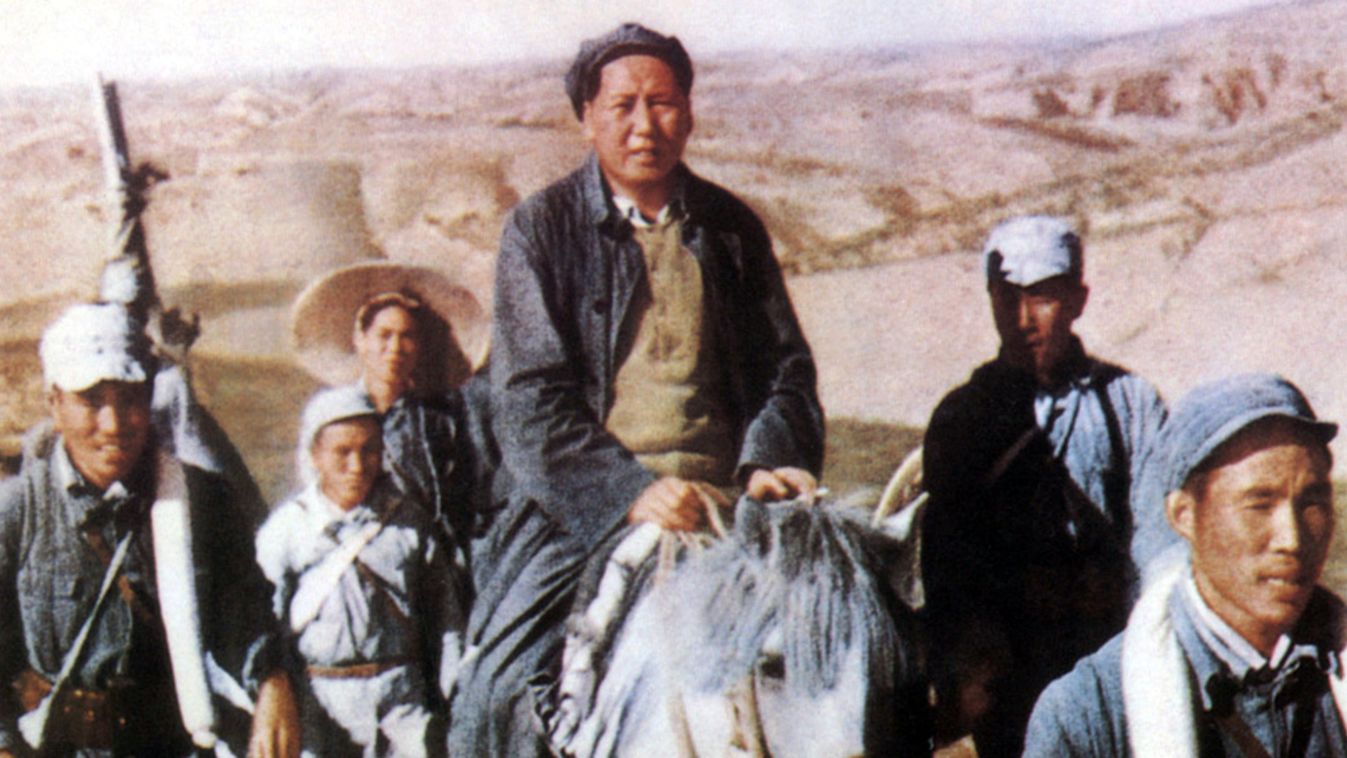 Népi Kína A retouched picture released by Chinese official news agency of Mao Zedong, Chairman of the Chinese Communist Party from 1935 until his death in 1976, riding a horse during his trip to Shaanbei in 1947 during the civi 