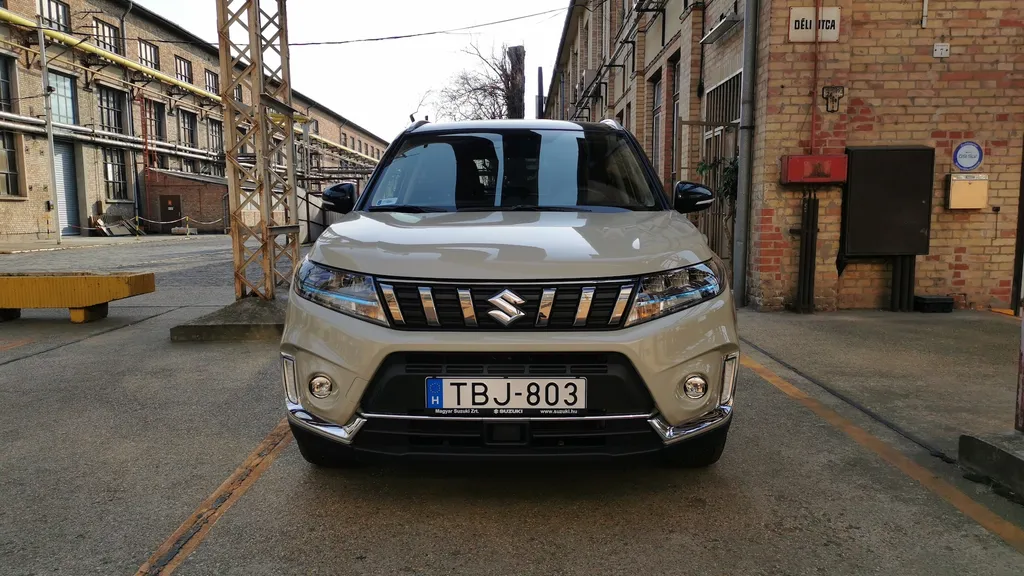 Suzuki Vitara full hibrid teszt (2022) 