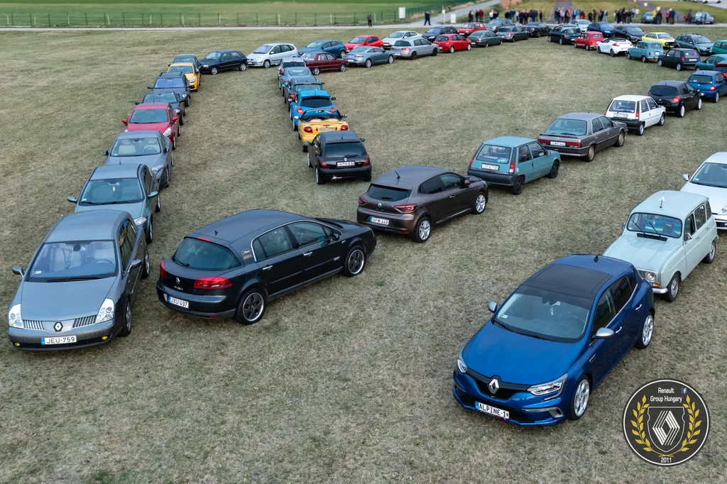 Renault embléma autókból 