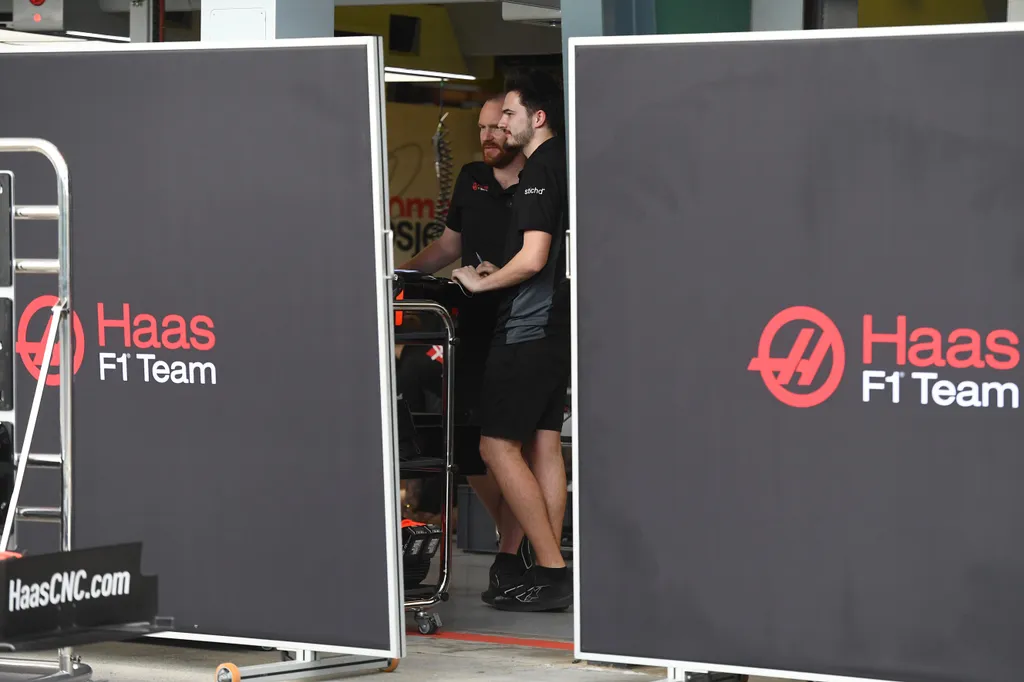 Forma-1, Ausztrál Nagydíj, Haas F1 Team szerelő 