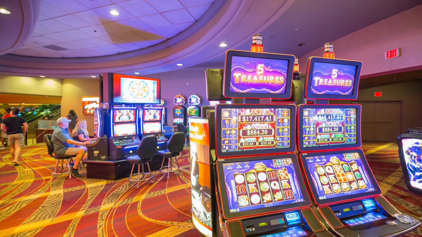 Las Vegas története View of slot machines in the Stratospher Hotel and Casino, 'The Strip' Las Vegas Boulevard, Las Vegas, Nevada, USA, North America travel destination photography colour image famous place 
