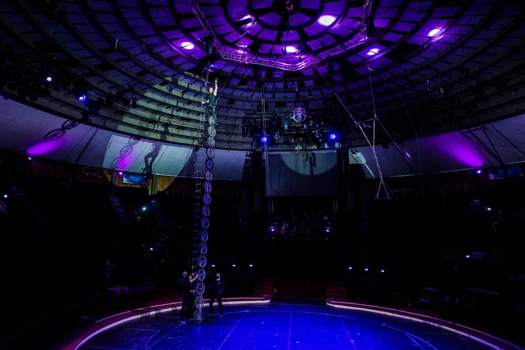 Az esemény a XIV. Budapesti Nemzetközi Cirkuszfesztivál első attrakciója. 