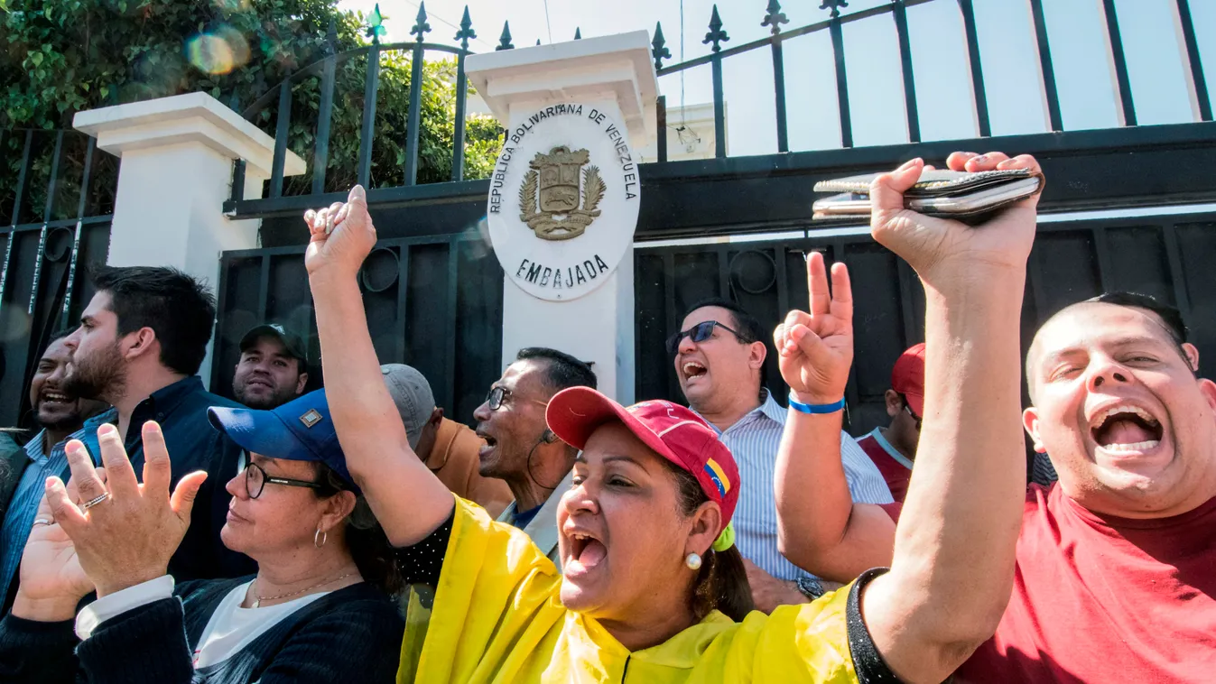 Horizontal DEMONSTRATION POLITICAL CRISIS DIPLOMACY EMBASSY Venezuelans living in Costa Rica, who support opposition leader and Venezuelan self-declared acting president Juan Guaido, demonstrate outside the Venezuelan embassy in San Jose to request the de