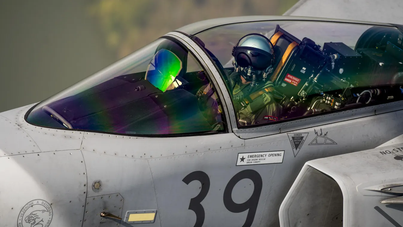 Célkeresztben című katonai magazin forgatása a JAS-39 Gripen vadászgépekről 