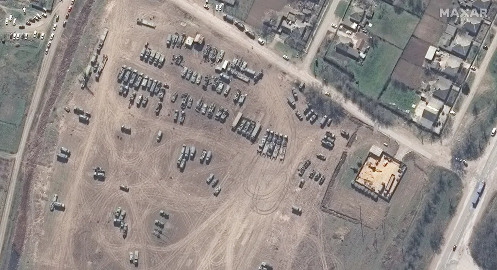 Ukrajna, Ukrán válság 2022, ukrán, orosz, háború, orosz-ukrán háború,  Dzhankoi, Crimea, Ukraine, on April 6, 2022. (Photo by Satellite image ©2022 Maxar Technologies / A 