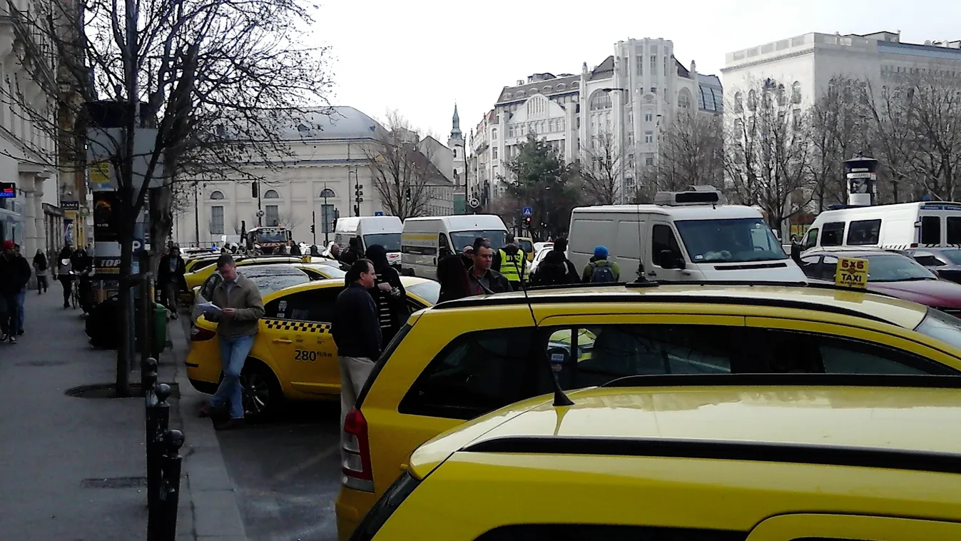 Taxisdemonstráció a Deák téren, Uber 