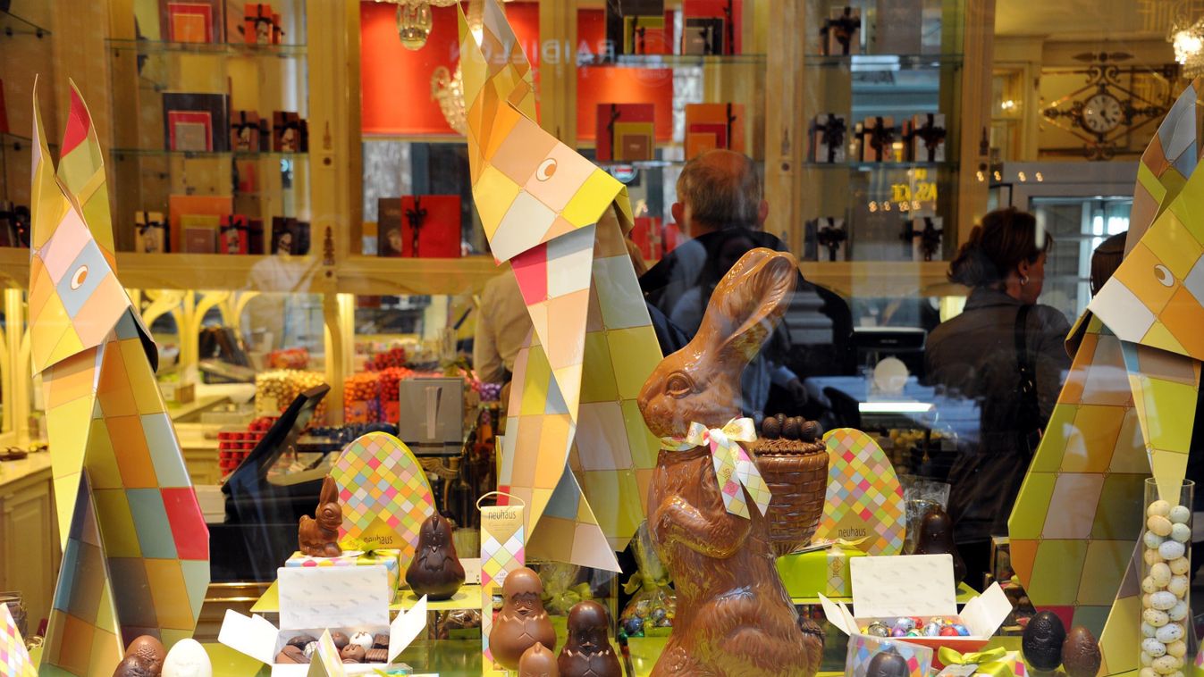 EASTER Brussels RABBIT CHOCOLATE showcase EGG SHOP SQUARE FORMAT 