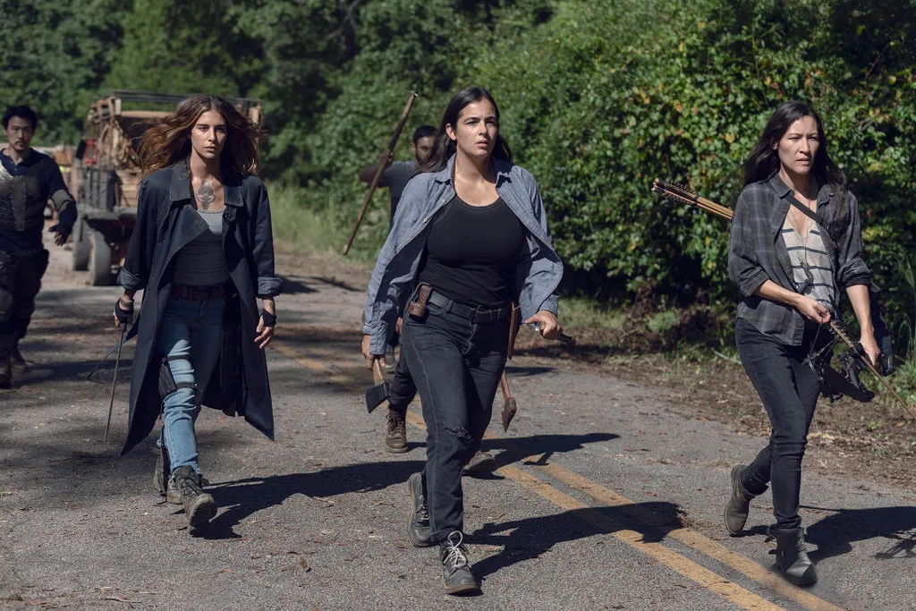 Approved by Denise Huth 10.25.18 Alanna Masterson as Tara Chambler; group - The Walking Dead _ Season 9, Episode 13 - Photo Credit: Gene Page/AMC 