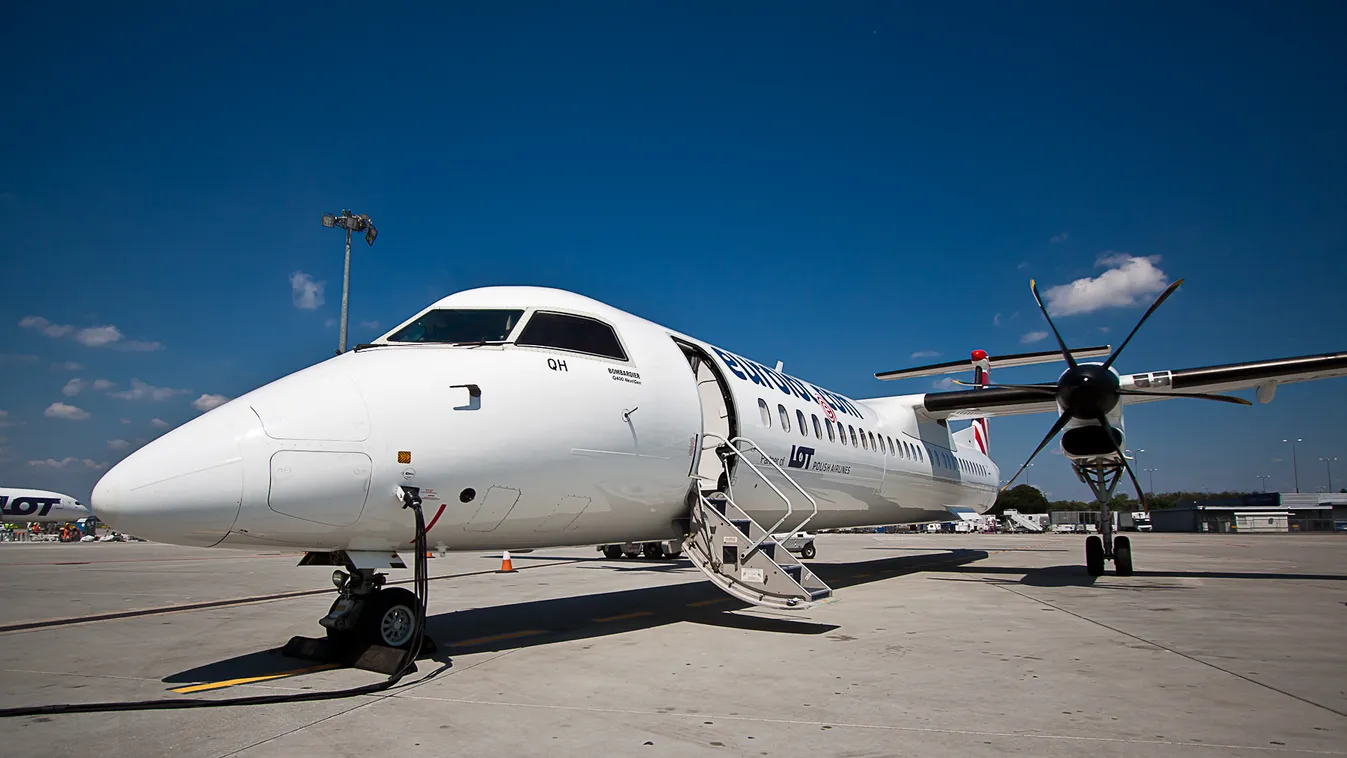 A LOT Bombardier Q400 típusú gépe 