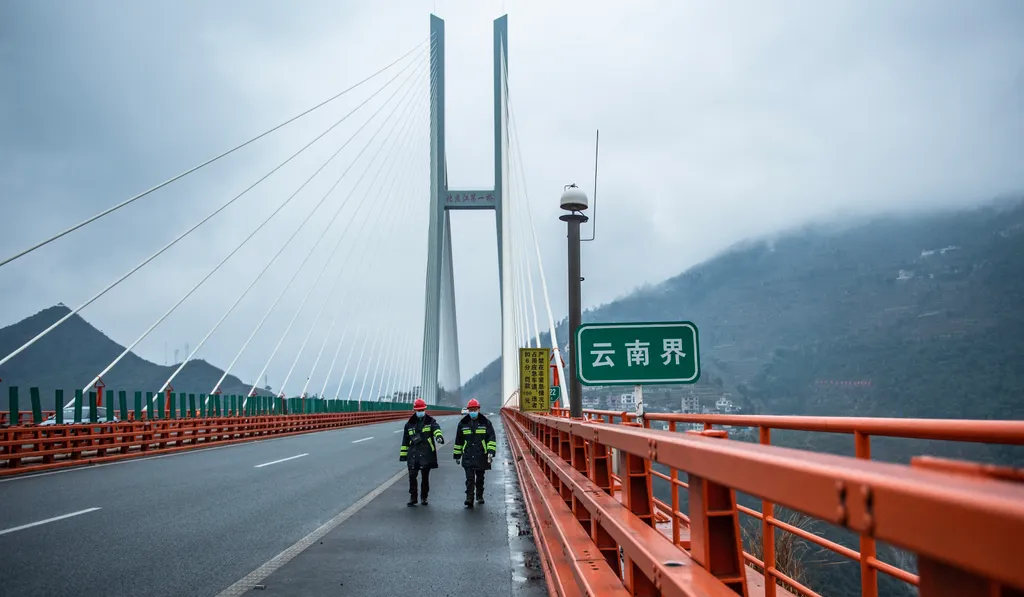 Duge bridge 2022.1.  CHINA-GUIZHOU-LIUPANSHUI-BEIPANJIANG BRIDGE-MAINTENANCE(CN) cn Horizontal 