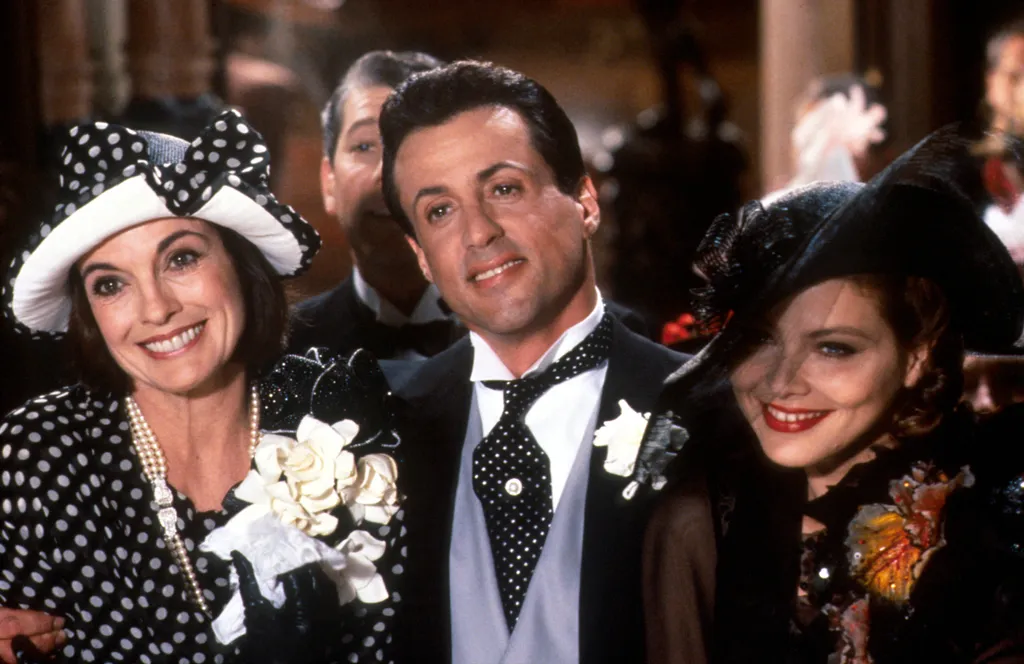 Oscar (1991) USA Cinema chapeau fleur boutonničre Horizontal HAT FLOWER 