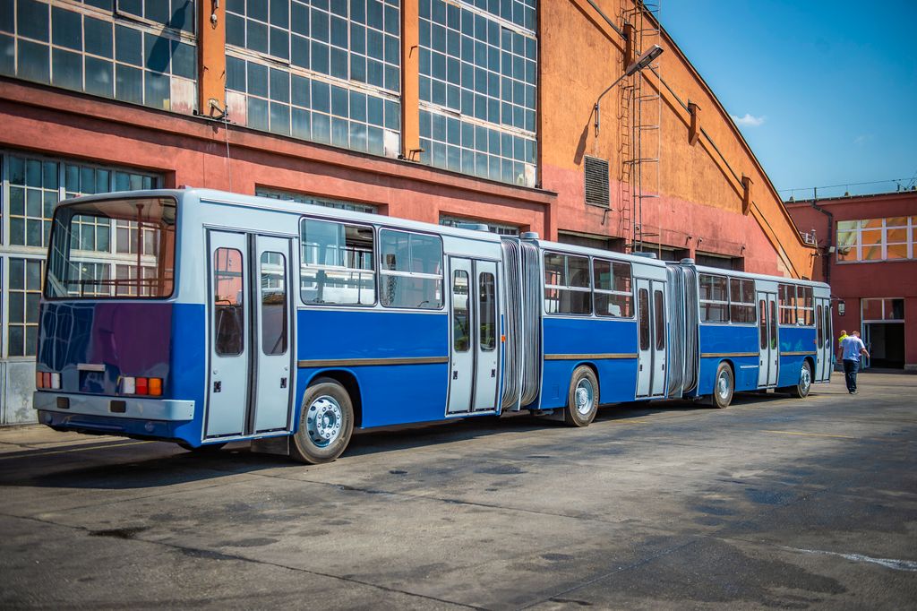 Újjászületett az Ikarus legendás, dupla csuklós autóbusza - galéria - ORIGO