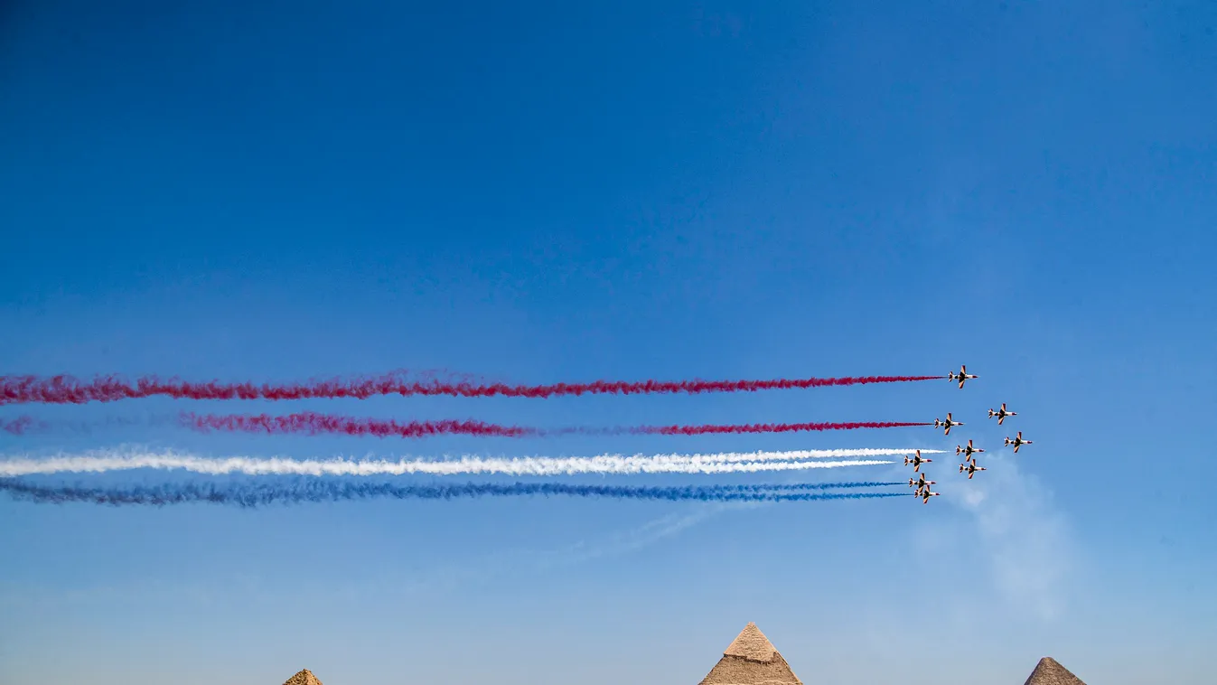 Pyramids Air Show, Piramis Légibemutató, légibemutató, piramis, Egyiptom, légi, bemutató, repülőshow, repülő 