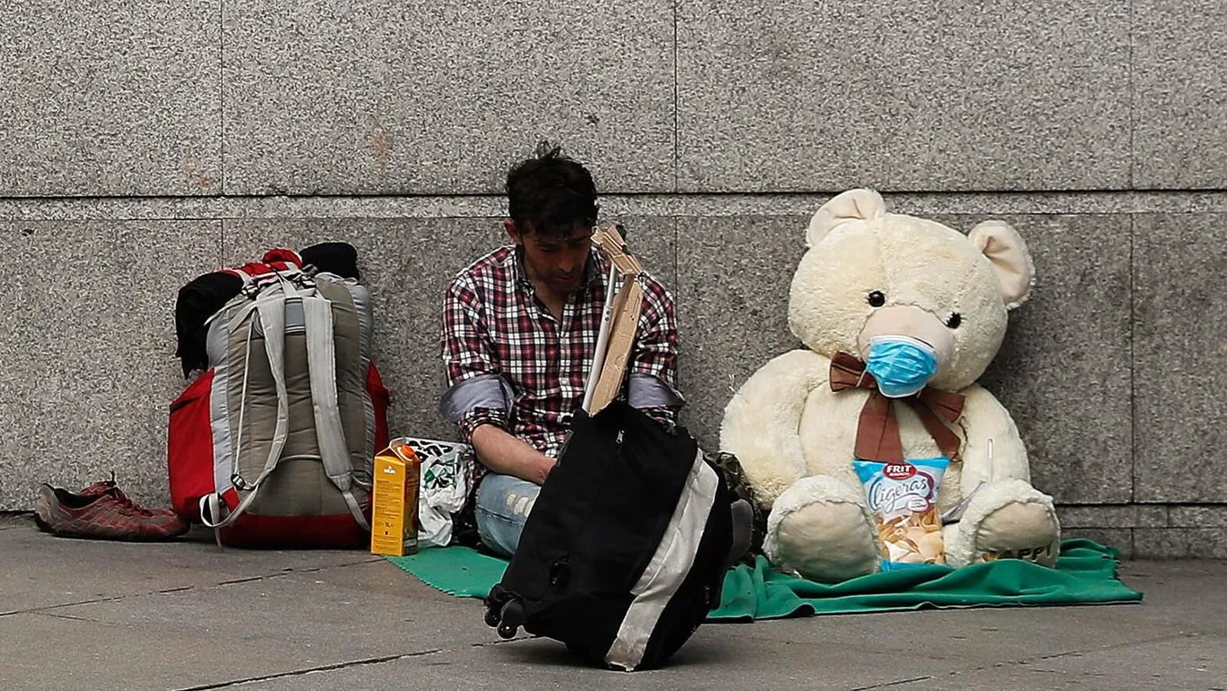 Hajléktalan férfi Madridban 