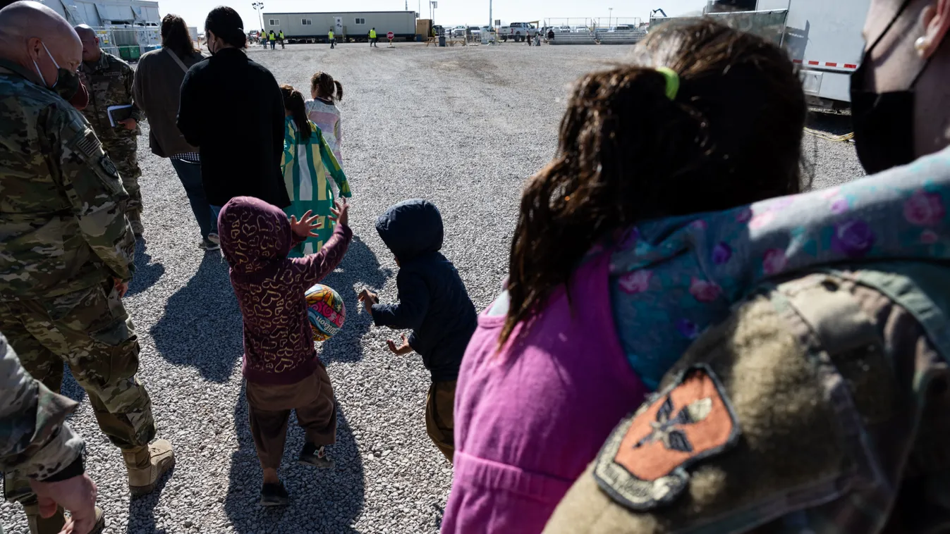 Holloman Air Force Base, New Mexico, USA, afgán menekülttábor, afgán menekültek 