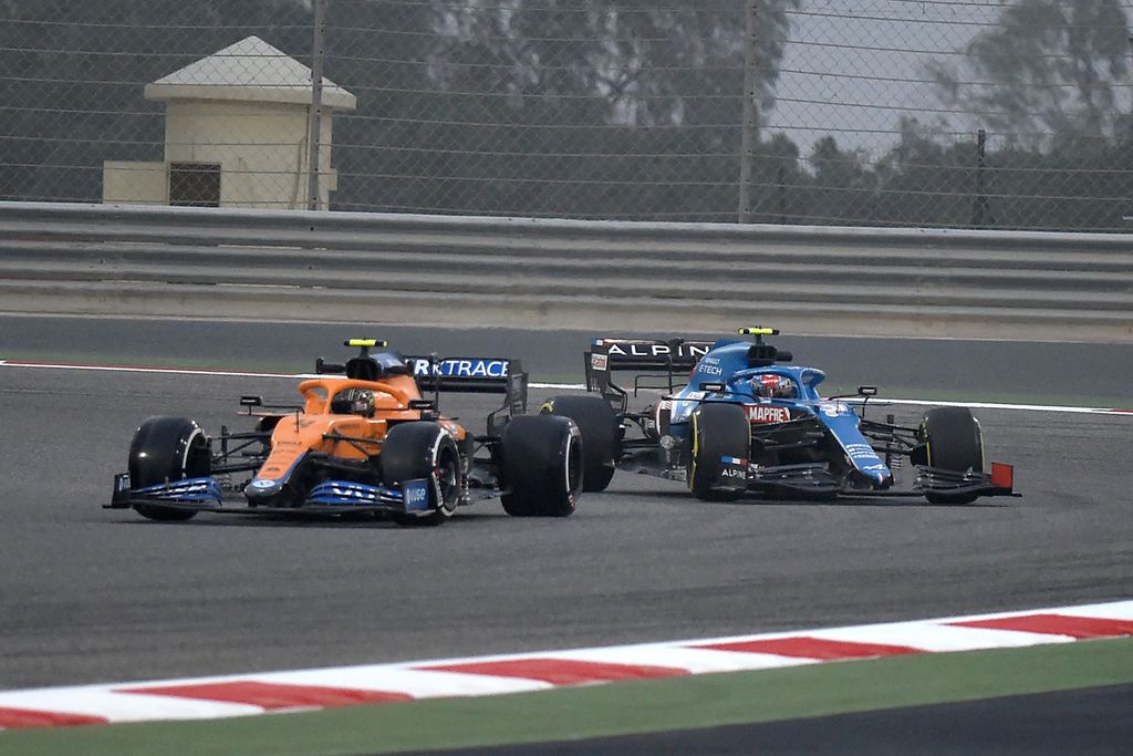 Forma-1, Lando Norris, McLaren, Alpine, Esteban Ocon, Bahrein teszt 1. nap 