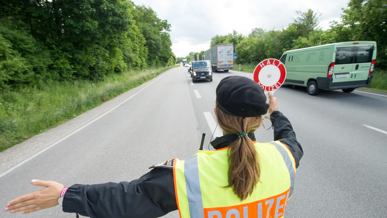 German-Austrian border - smuggling CRIME Police IMMIGRATION Migration SMUGGLING SQUARE FORMAT 