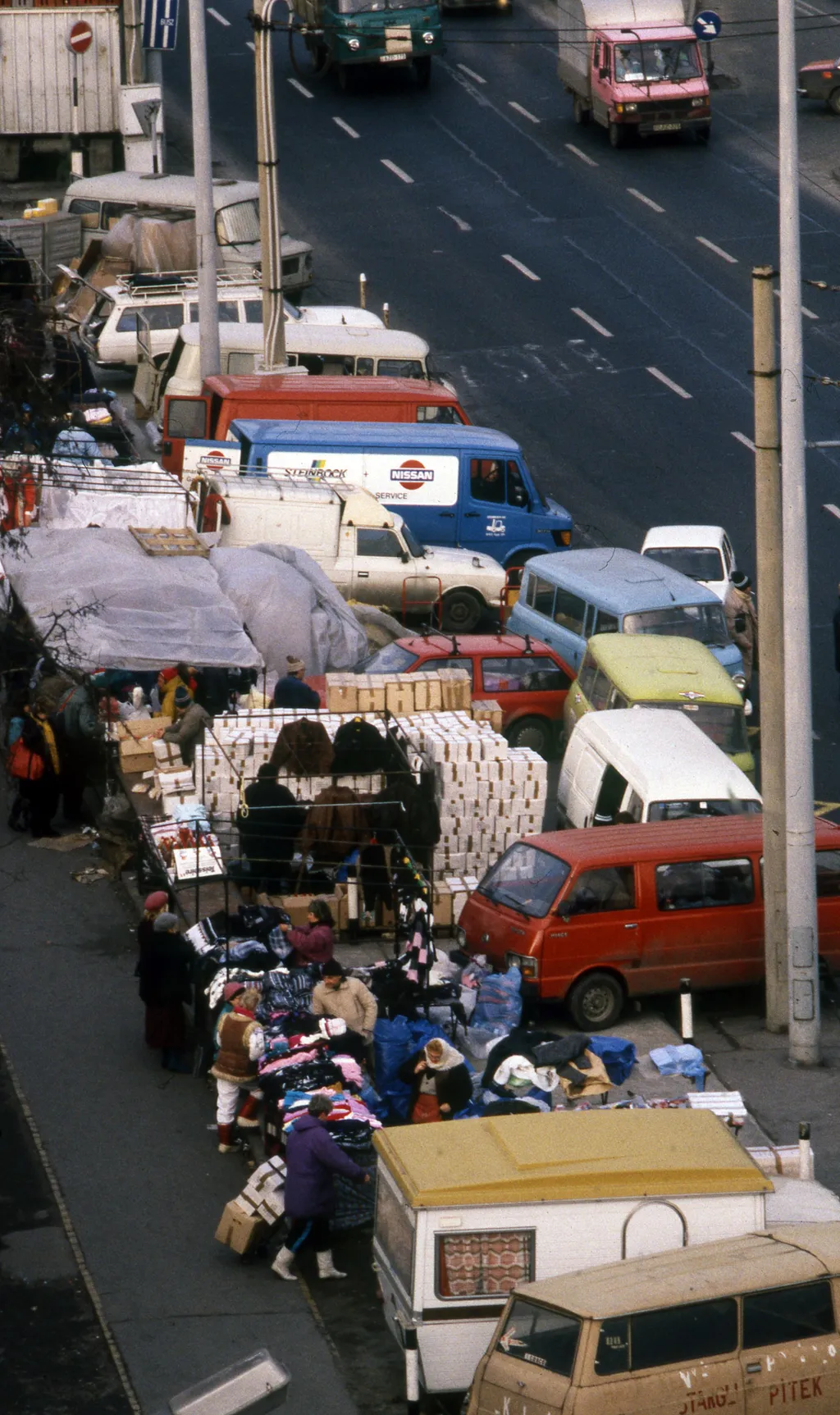 lengyel piac galéria 2021. Magyarország,
Budapest VIII.
Kerepesi út, KGST piac a Keleti pályaudvar közelében.
ÉV
1989 