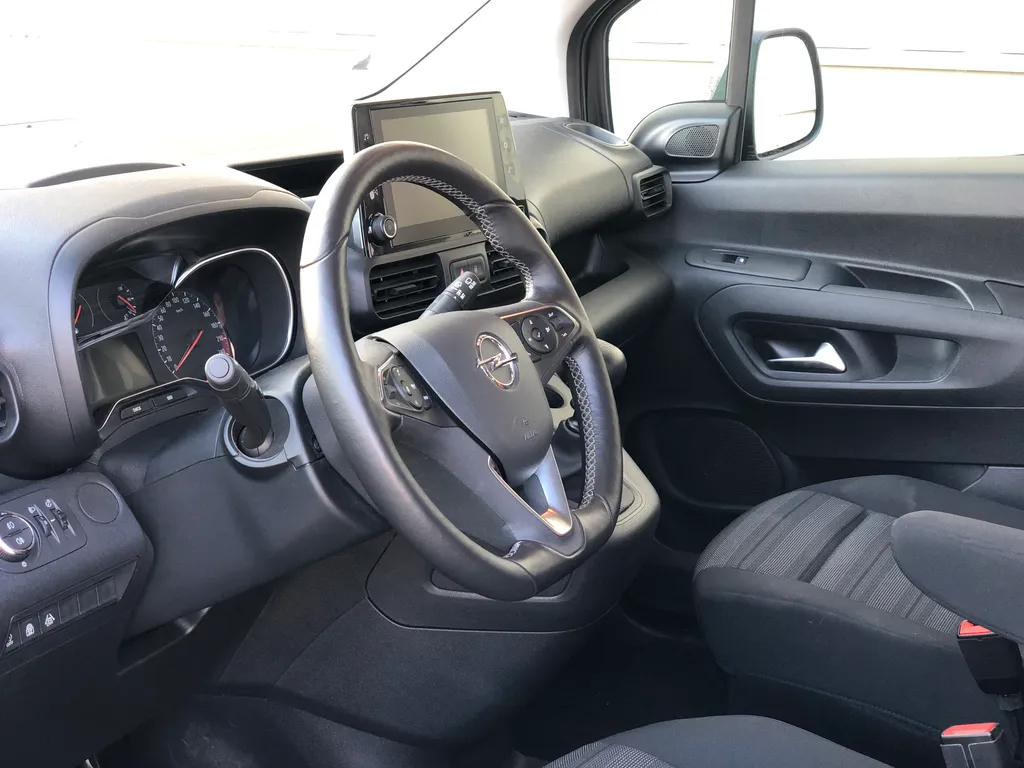 Opel Combo Life 1.5 D teszt (2020) 