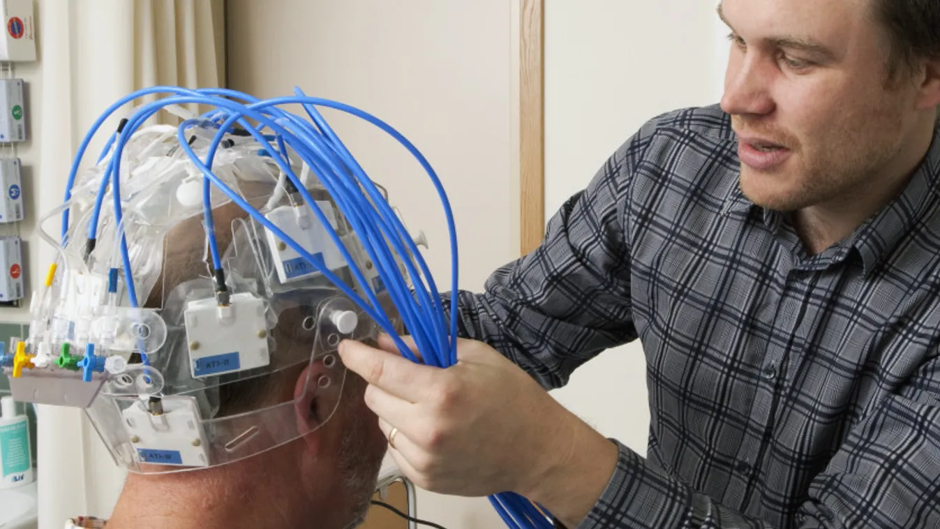 Strokefinder, mikrohullámú stroke diagnosztizáló sisak, a göteborgi Chalmers Műszaki Egyetem fejlesztése 