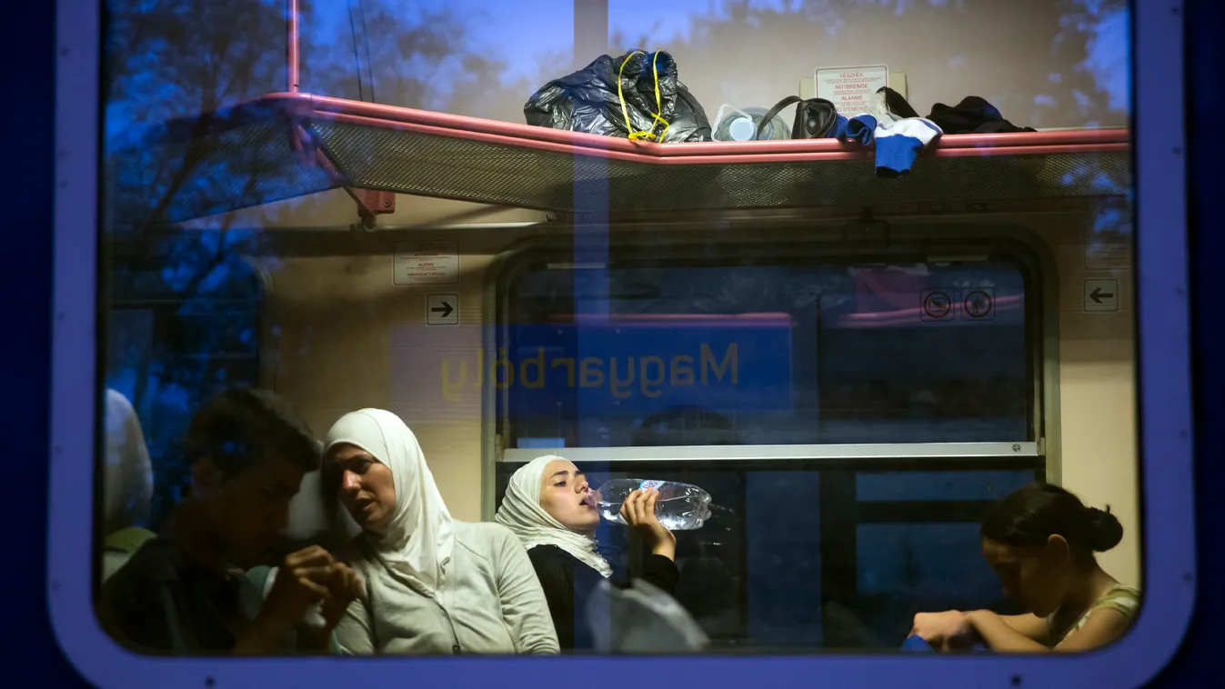 Magyarbóly Migráns Menekült Menekültek 