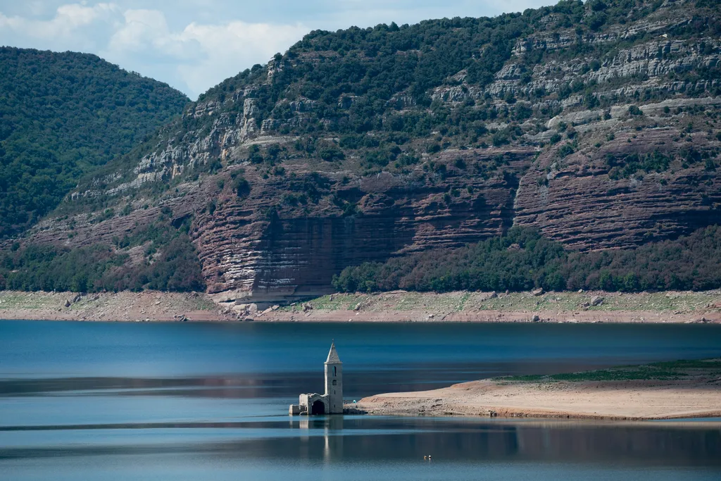 vízben álló templom, drought Horizontal climate rivers weather TOPSHOTS 