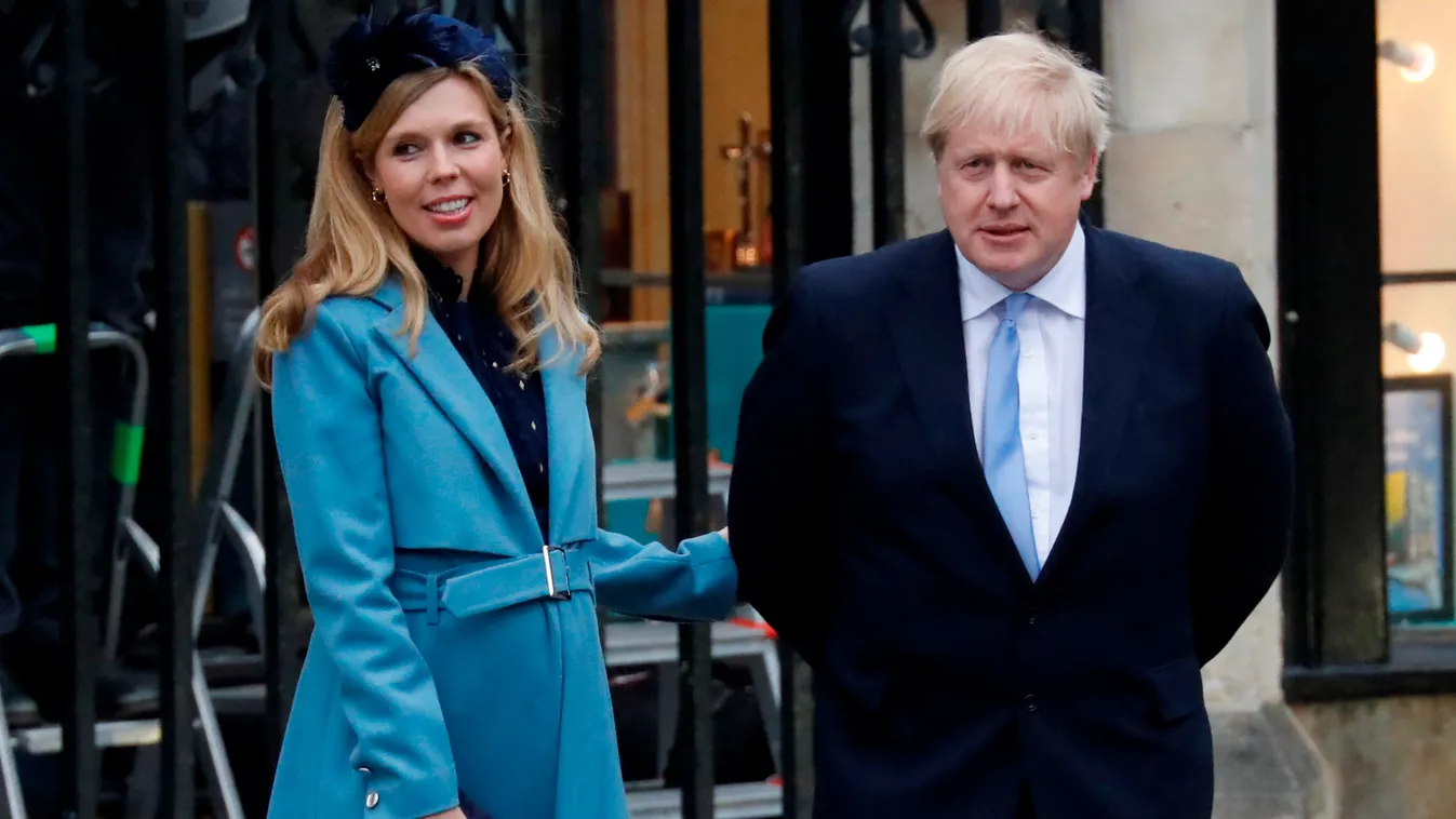 Horizontal COUPLE CELEBRITY CEREMONY PREGNANT WOMAN Britain's Prime Minister Boris Johnson (R) with his partner Carrie Symonds leave after attending the annual Commonwealth Service at Westminster Abbey in London on March 09, 2020. - Britain's Queen Elizab