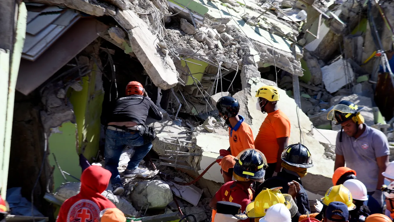 Összeomlott egy épület a Dominikai Köztársaságban, sokan a romok alatt rekedtek 