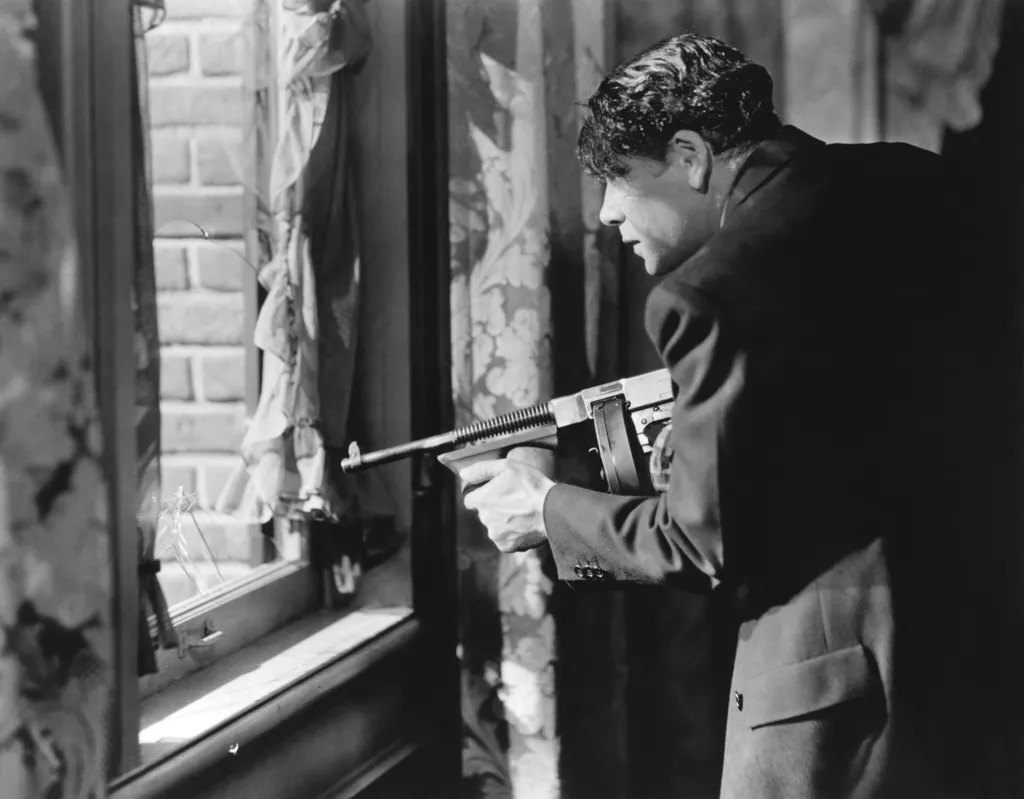 Scarface 1932 directed by Howard Hawks and Richard Rosson United Artists Paul Muni Horizontal 