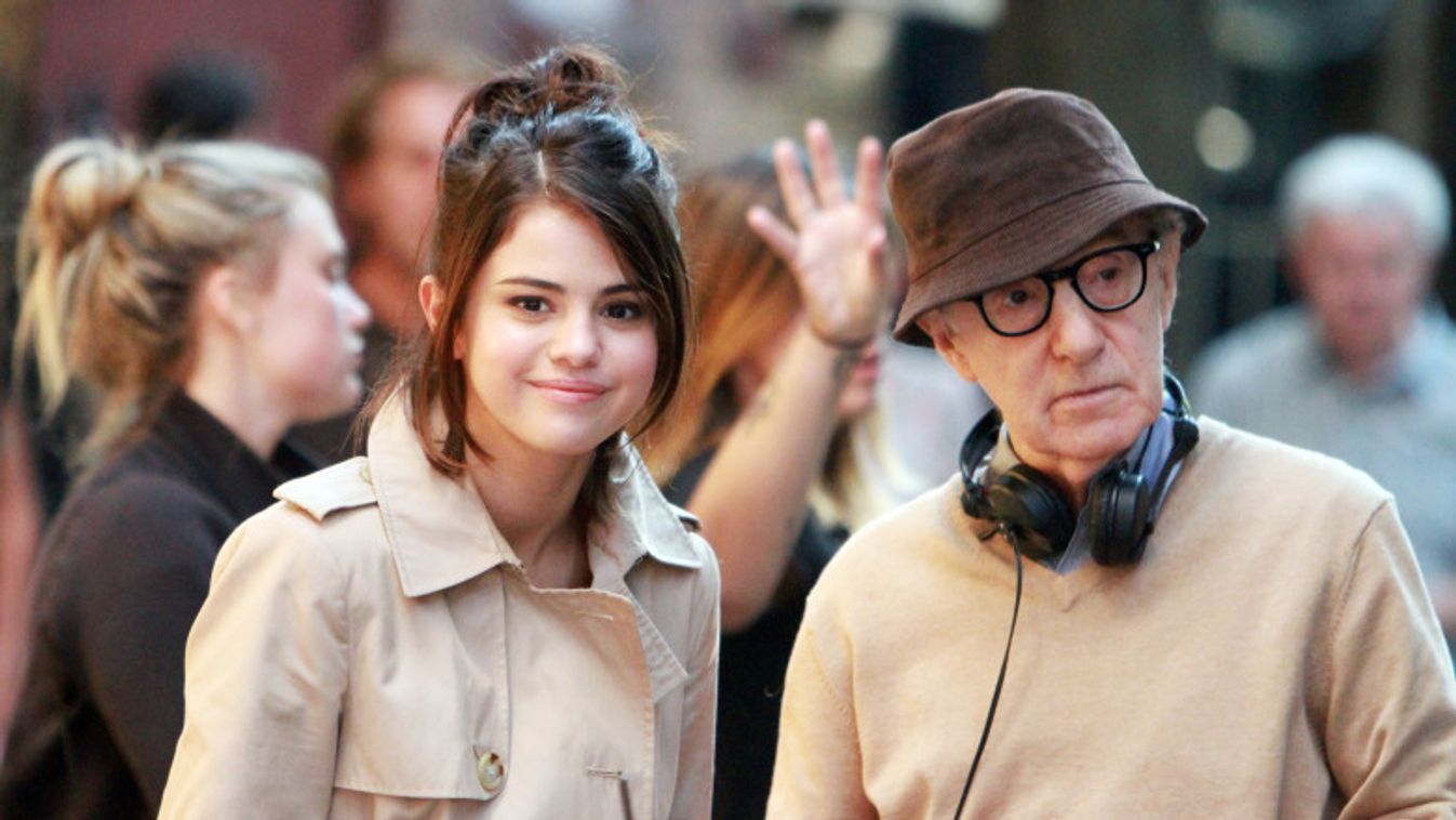 'Untitled Woody Allen Project' on set filming, New York, USA - 11 Sep 2017 UNTITLED WOODY ALLEN PROJECT SET FILMING NEW YORK USA 11 SEP 2017 SELENA GOMEZ LOCATION SHOOTING FILM BEHIND SCENES Music Actor Film Director Female Male Not-Performing With Others