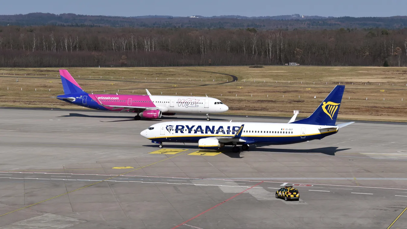 Airbus 321 WIZZ AIR + Boeing 737 Ryanair 