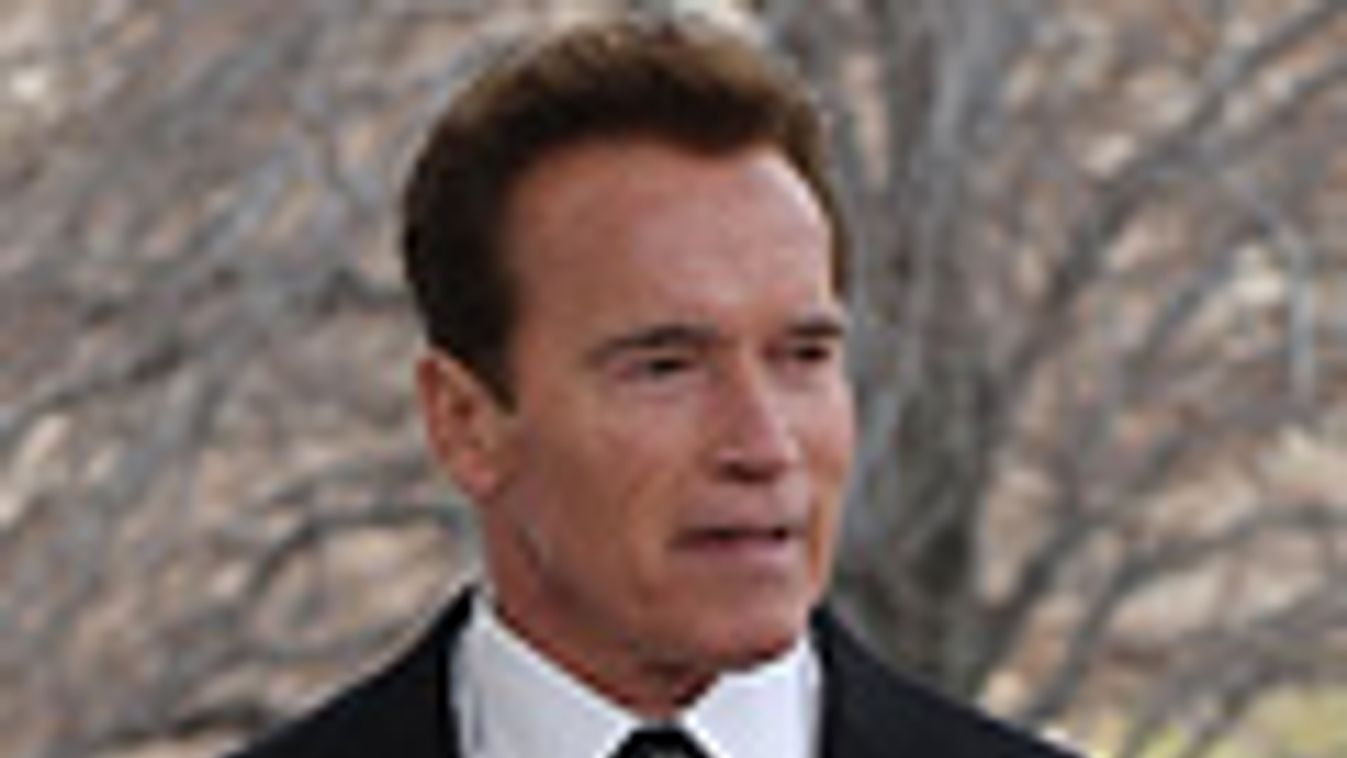 Arnold Schwarzenegger Kalifornia állam kormányzója visszalépett