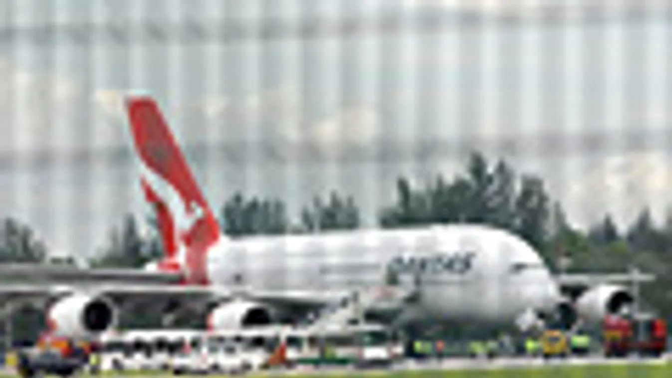 kényszerleszállást hajtott végre a Qantas légitársaság Airbus A380 típusú reülője 
